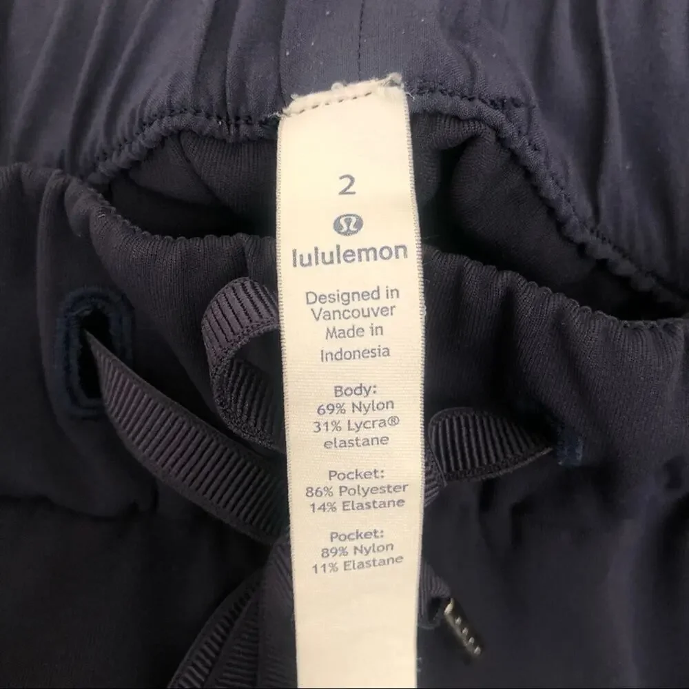 Lululemon On The Fly Pant navy blue 25” inseam